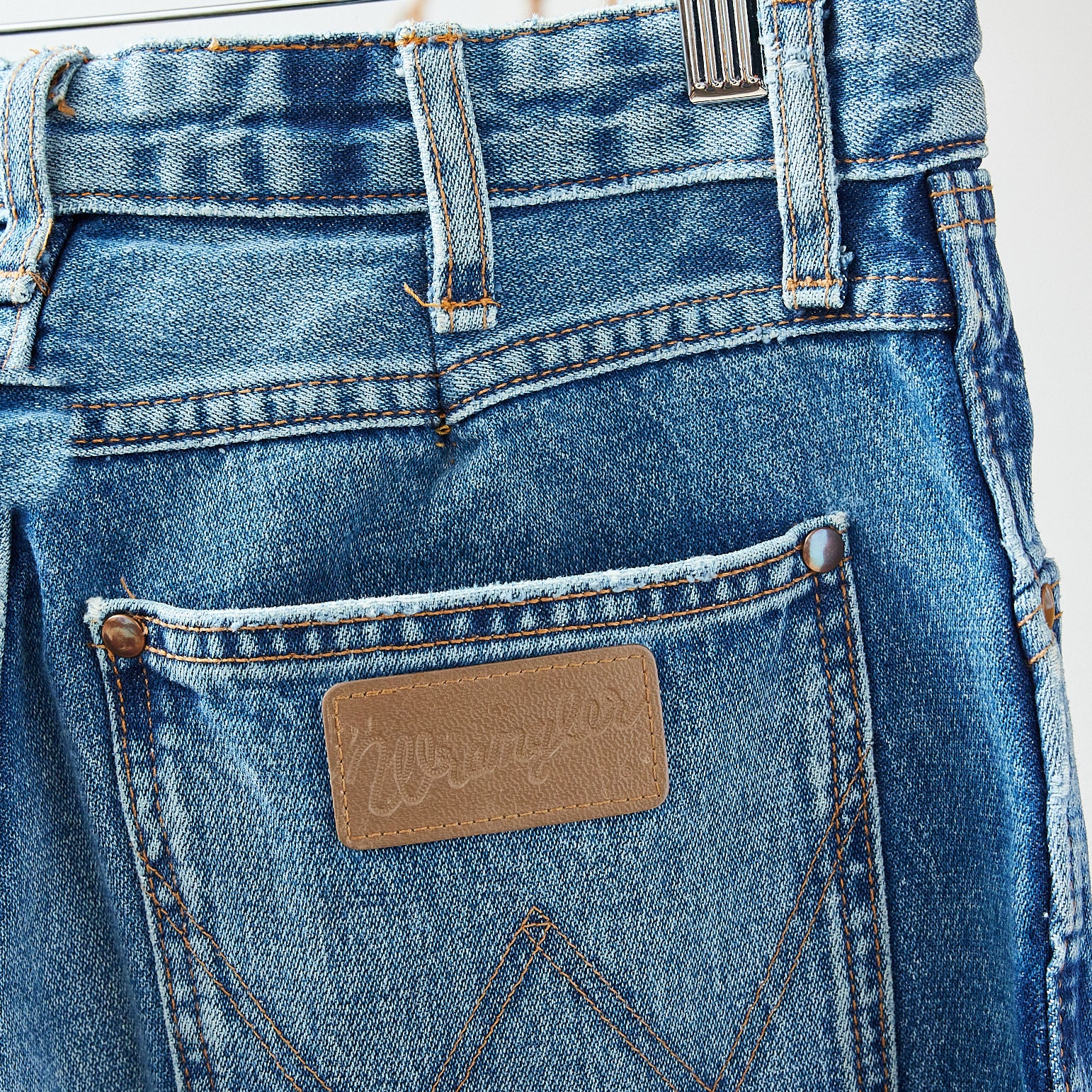 Wrangler store icon jeans